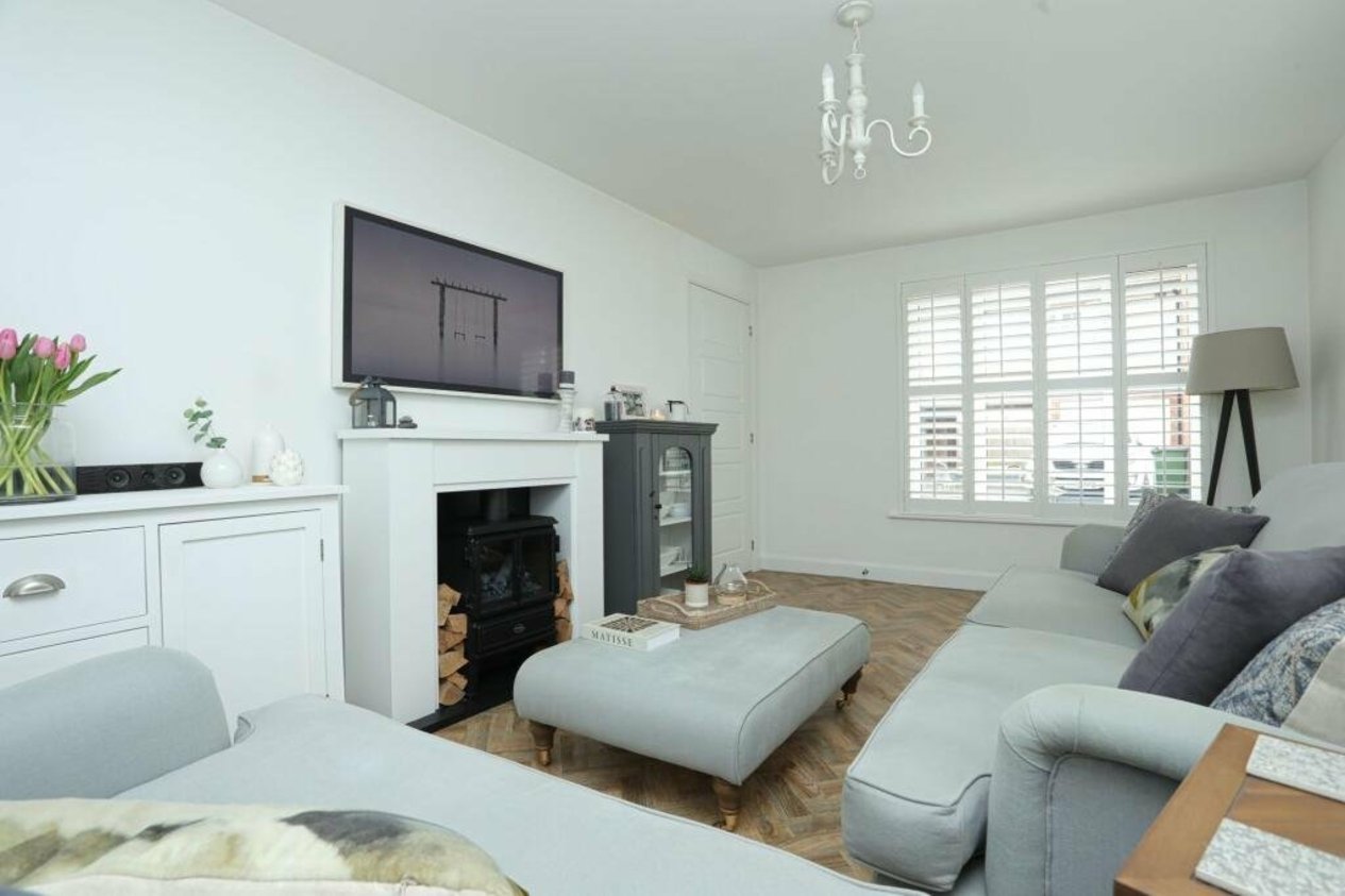 Properties Under Offer in Argus Way Hythe