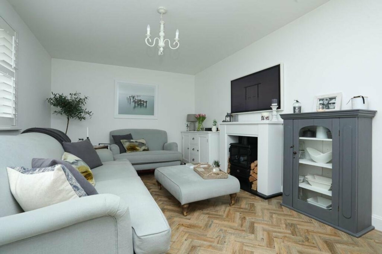 Properties Under Offer in Argus Way Hythe