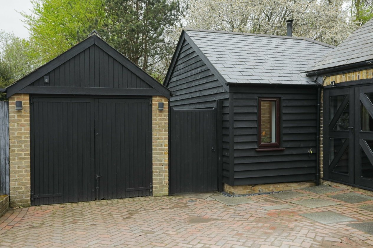 Properties For Sale in Ash Canterbury
