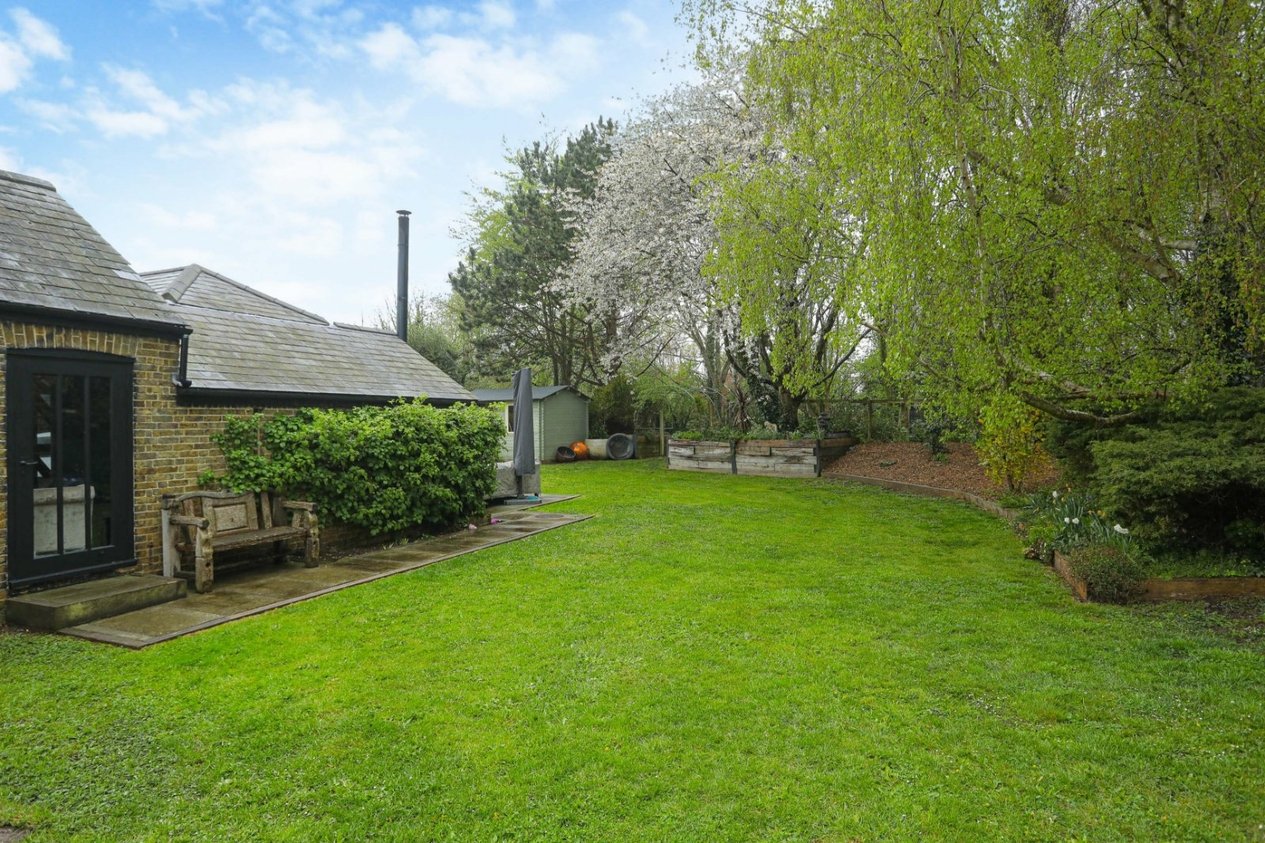 Properties For Sale in Ash Canterbury