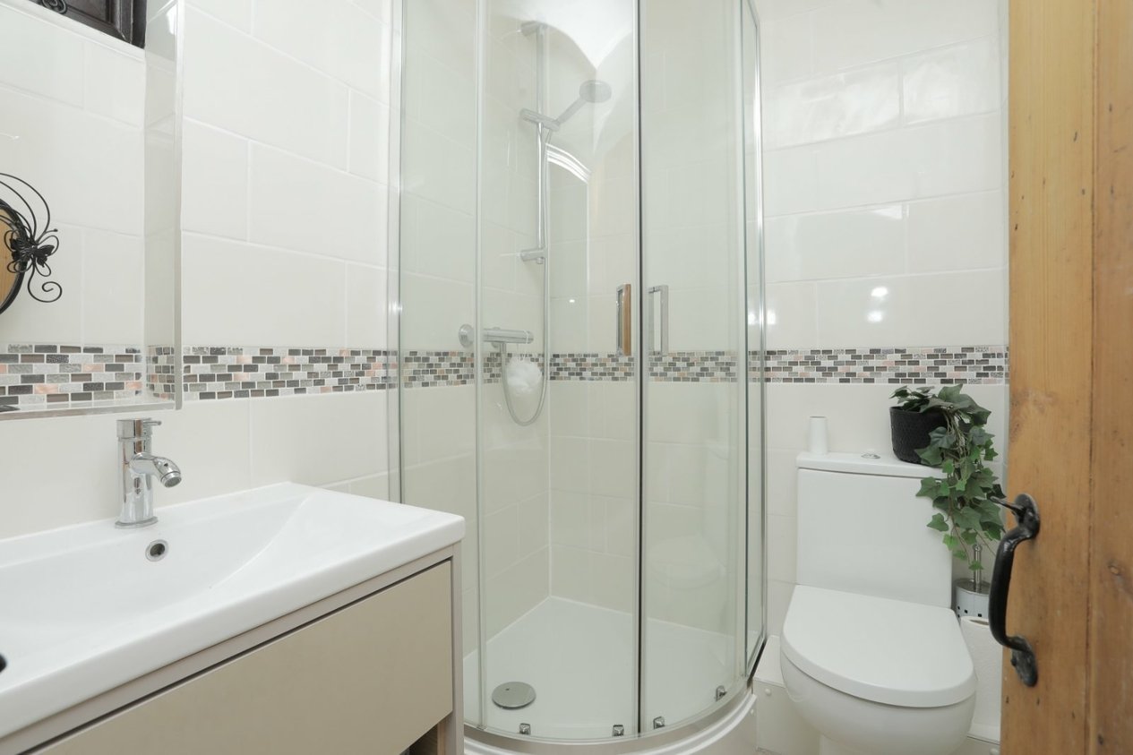 Properties For Sale in Ash Canterbury