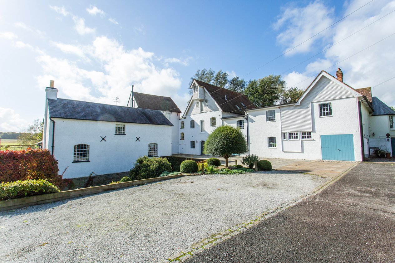 Properties Under Offer in Ashford Road Chartham