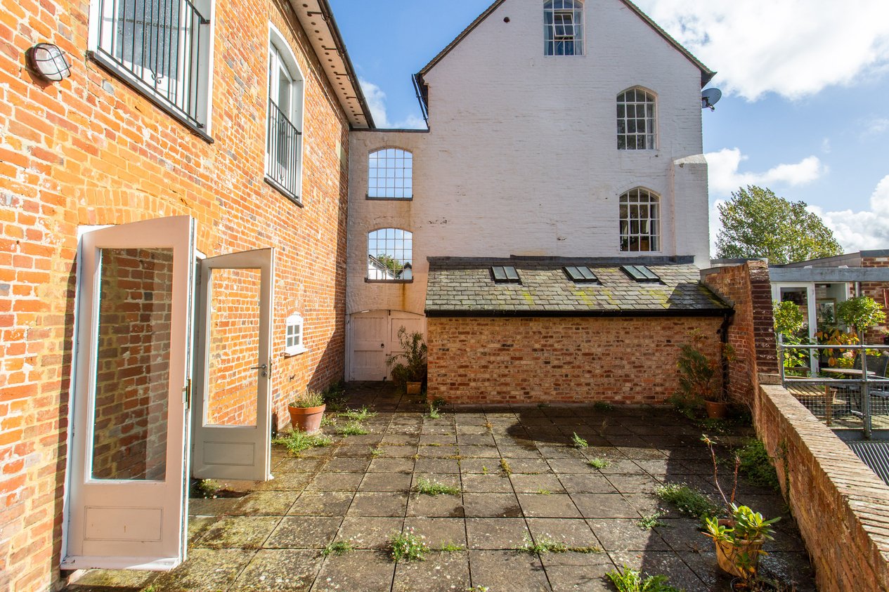 Properties Under Offer in Ashford Road Chartham