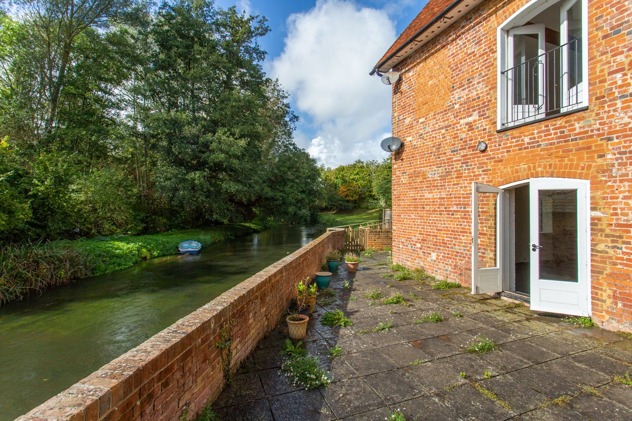 Properties Under Offer in Ashford Road Chartham