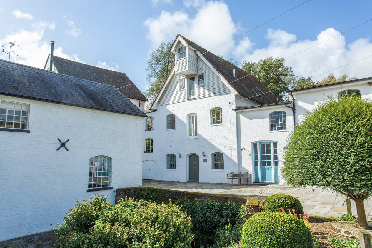 Properties Under Offer in Ashford Road Chartham