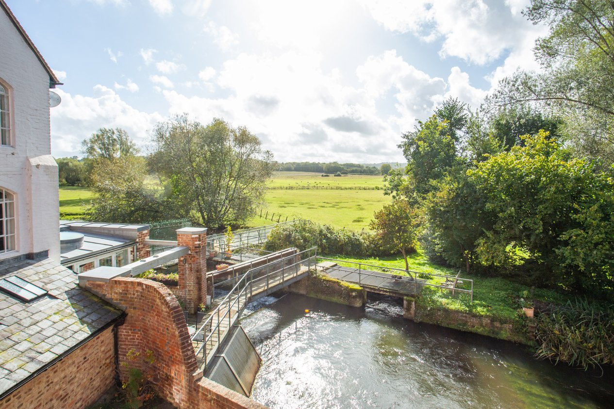 Properties Under Offer in Ashford Road Chartham