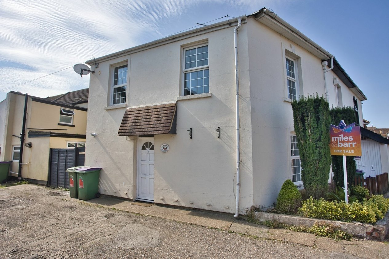 Properties For Sale in Ashley Avenue  Folkestone