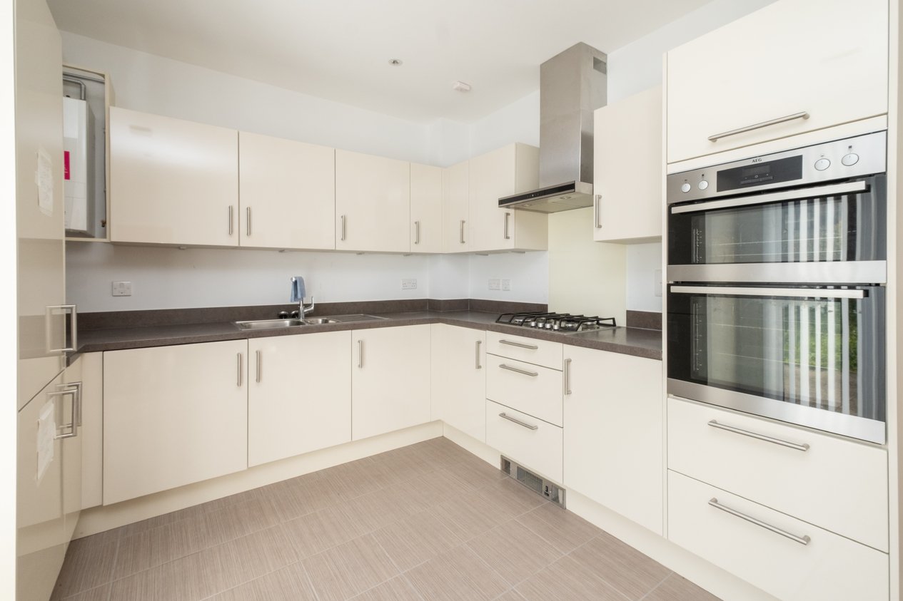 Properties Under Offer in Atherfield Drive Ashford