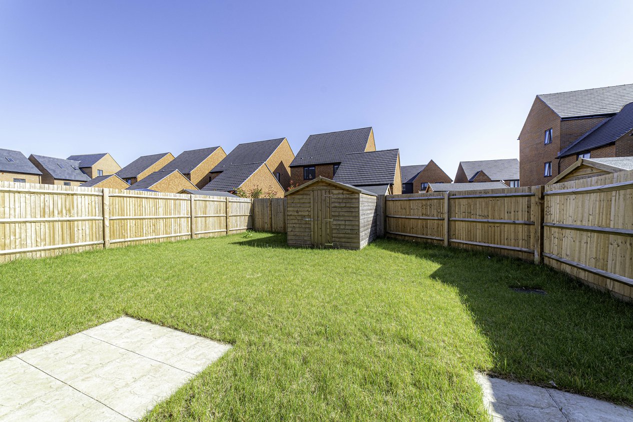 Properties Under Offer in Austin Mews Faversham