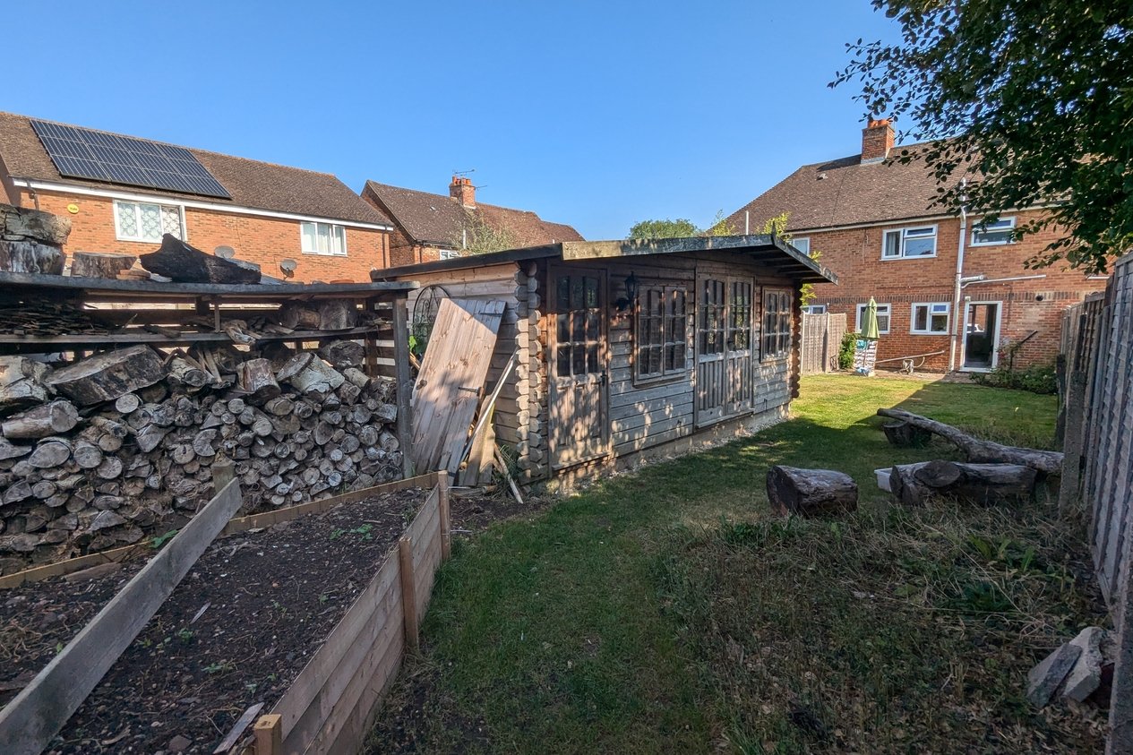 Properties Under Offer in Austin Road Ashford