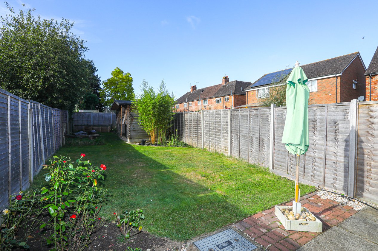 Properties Under Offer in Austin Road Ashford