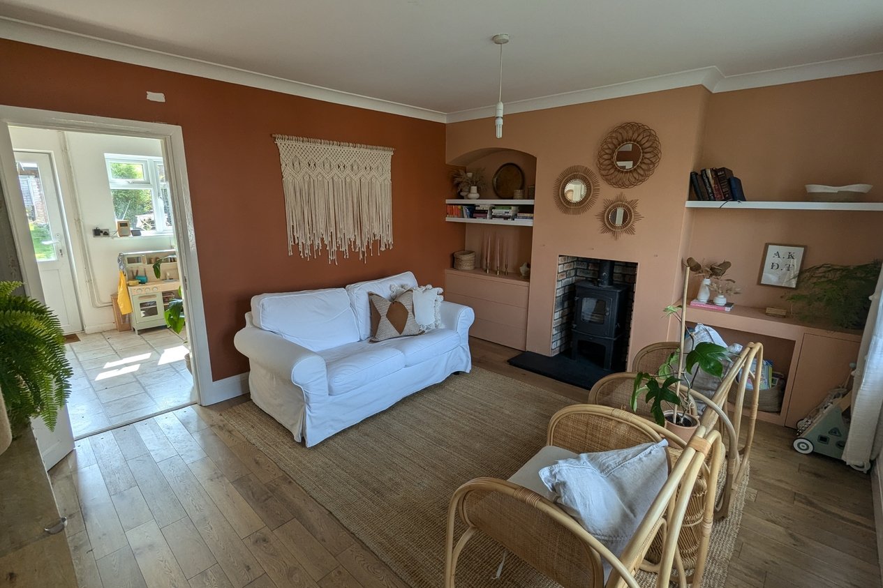 Properties Under Offer in Austin Road Ashford
