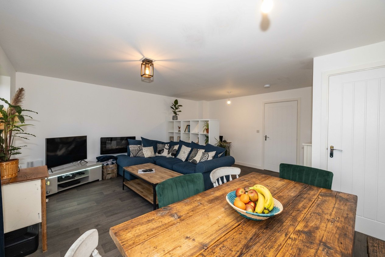 Properties Under Offer in Autumn Drive Ashford