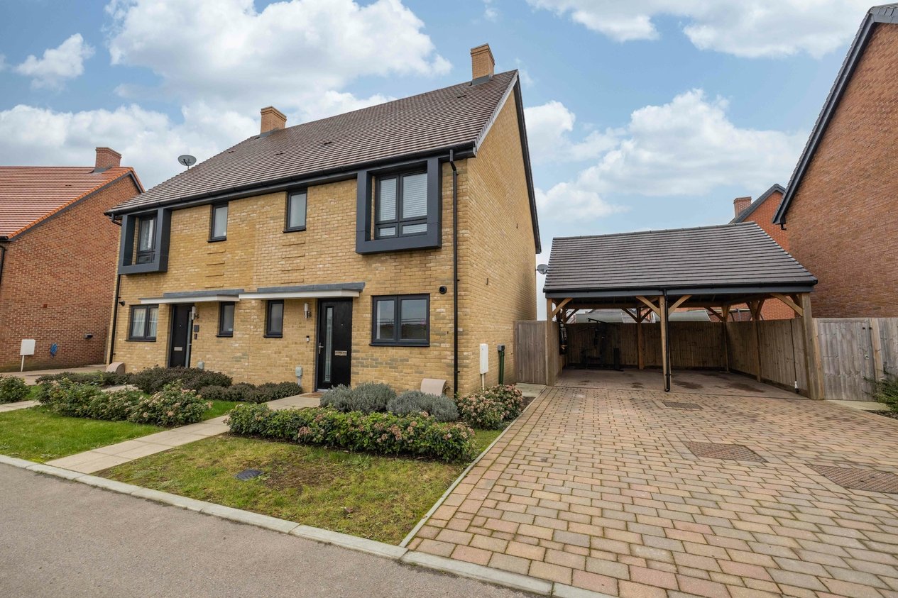 Properties Under Offer in Autumn Drive Ashford
