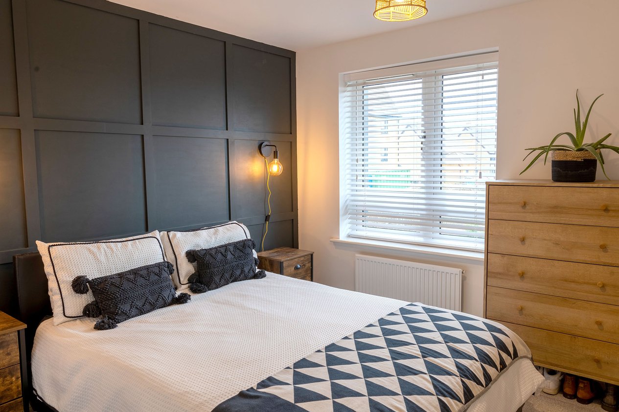 Properties Under Offer in Autumn Drive Ashford