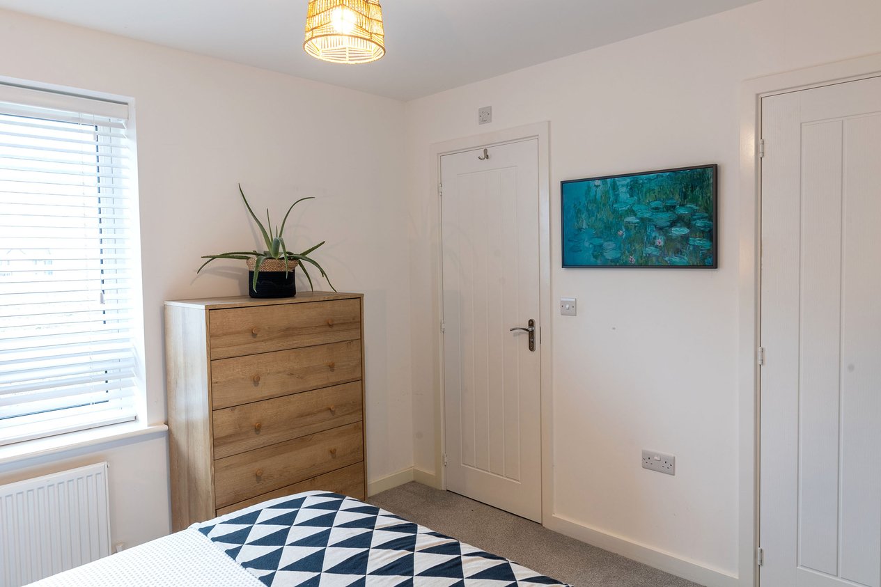 Properties Under Offer in Autumn Drive Ashford
