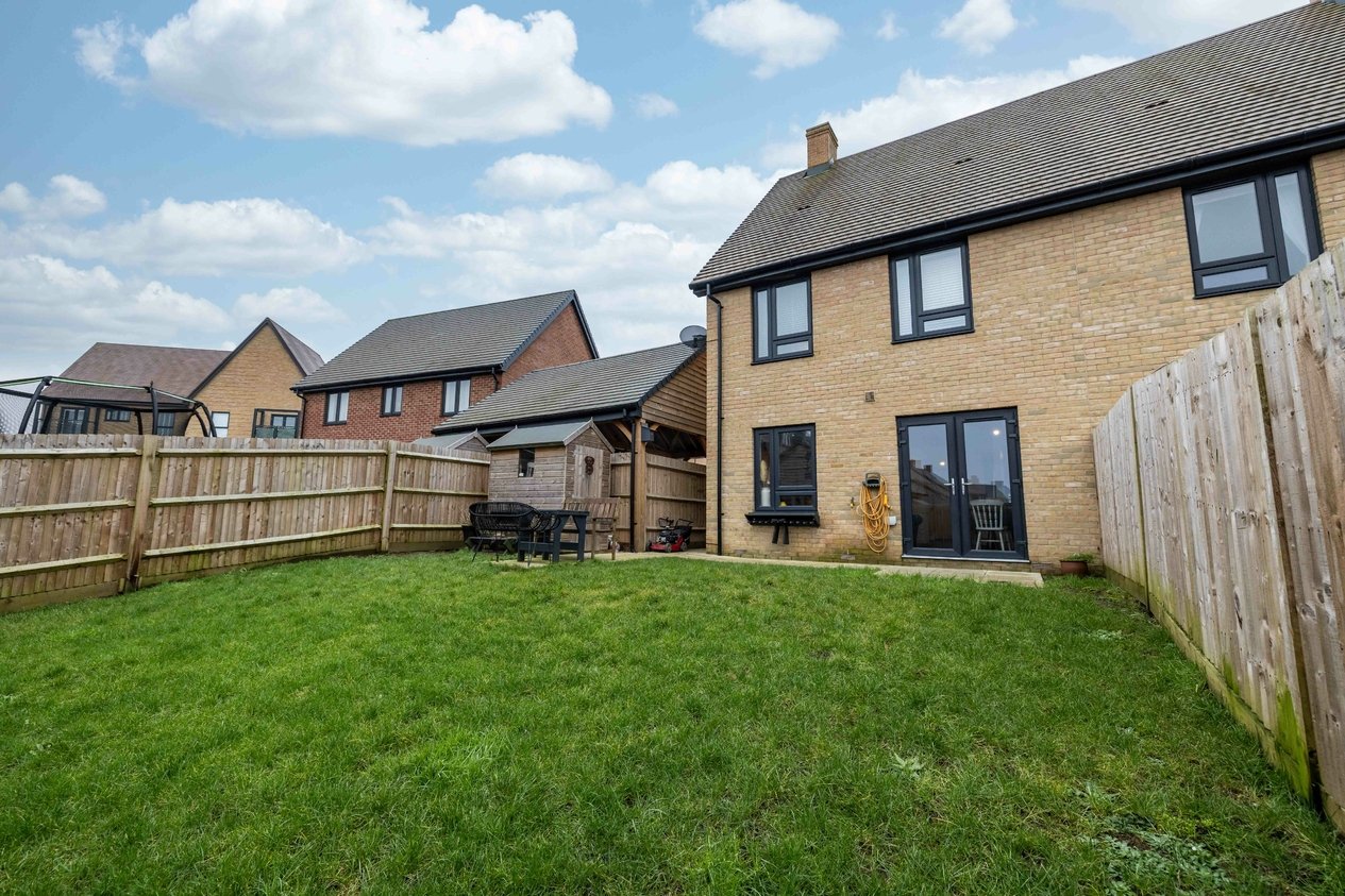 Properties Under Offer in Autumn Drive Ashford