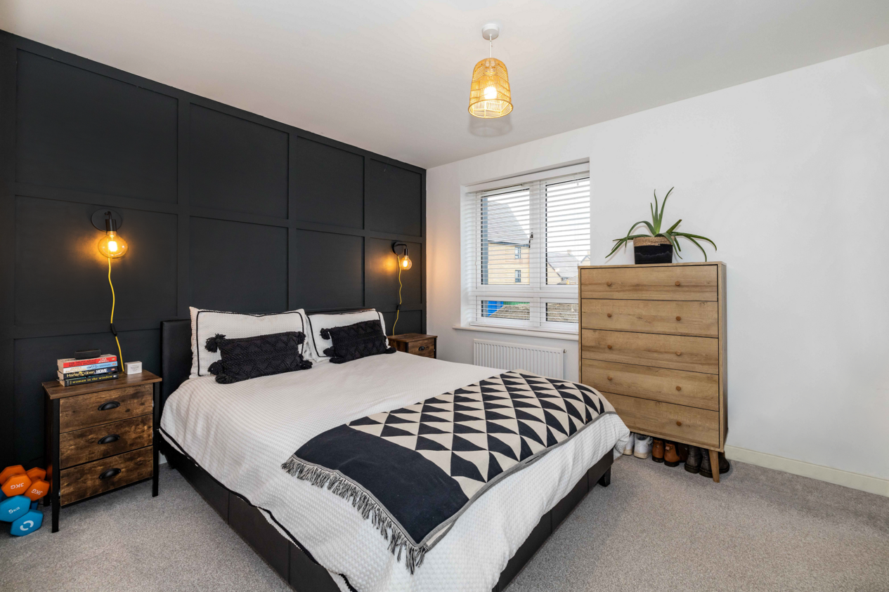 Properties Under Offer in Autumn Drive Ashford