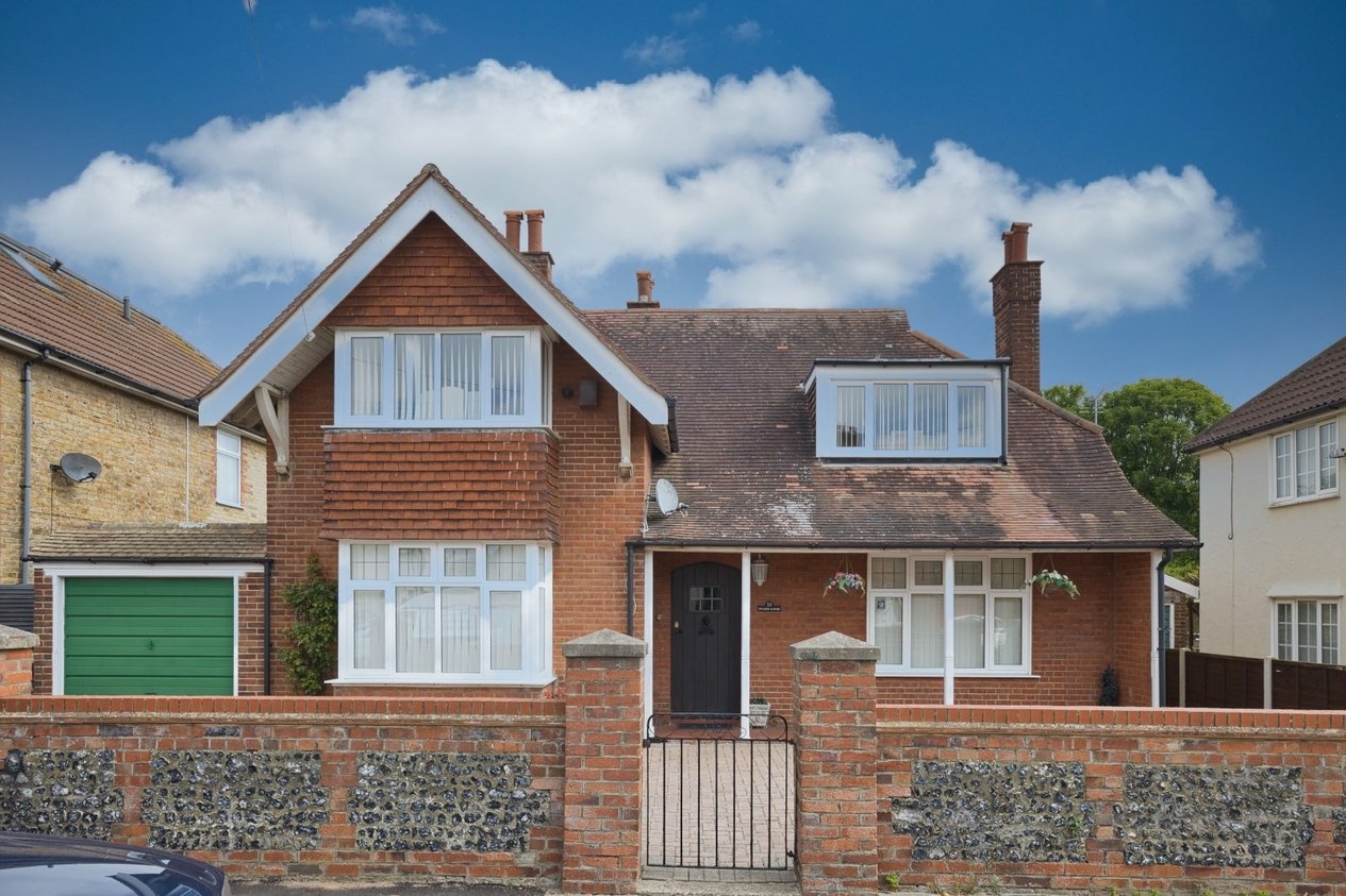 Properties For Sale in Avebury Avenue 
