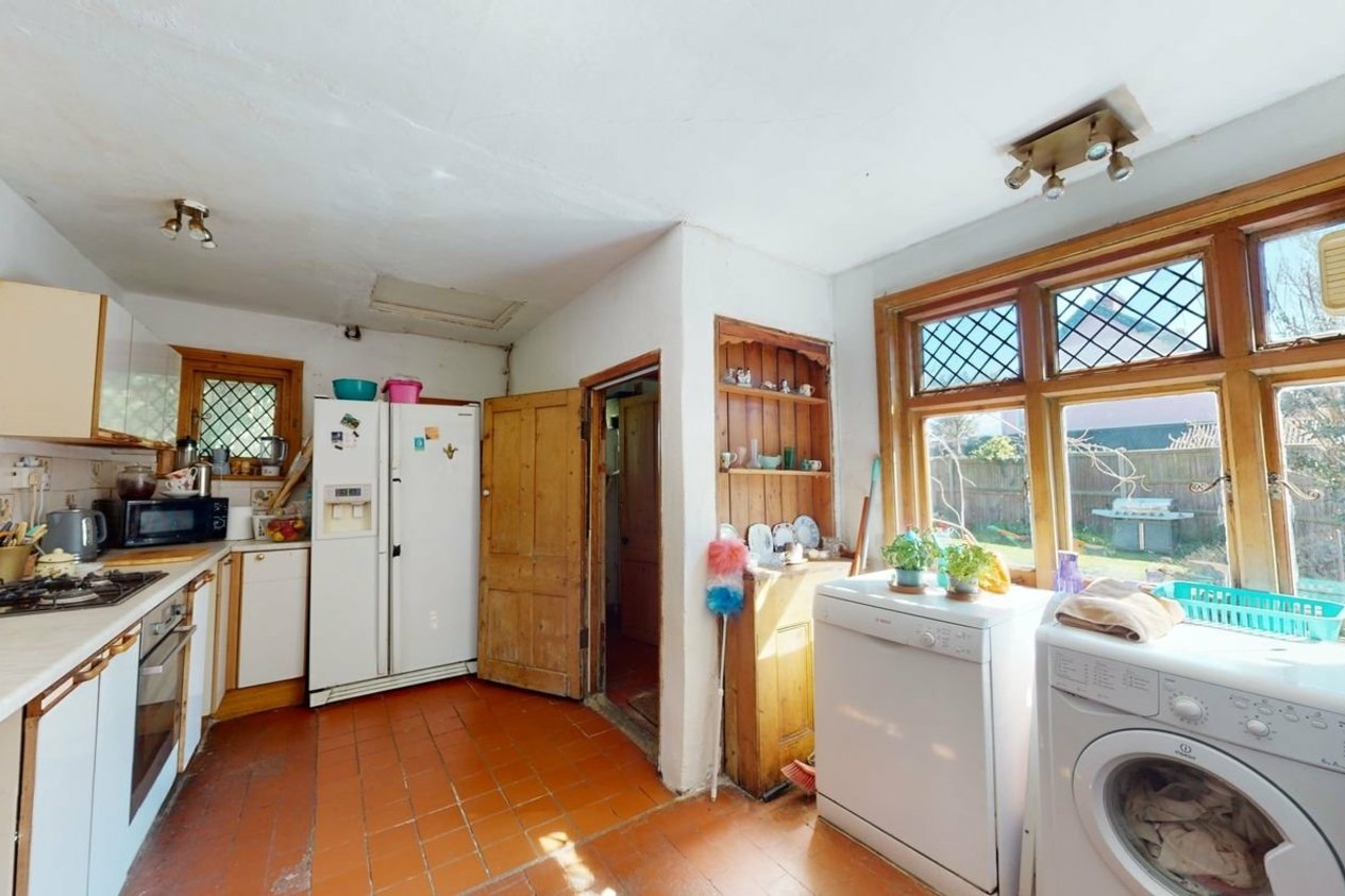 Properties For Sale in Avenue Road Herne Bay