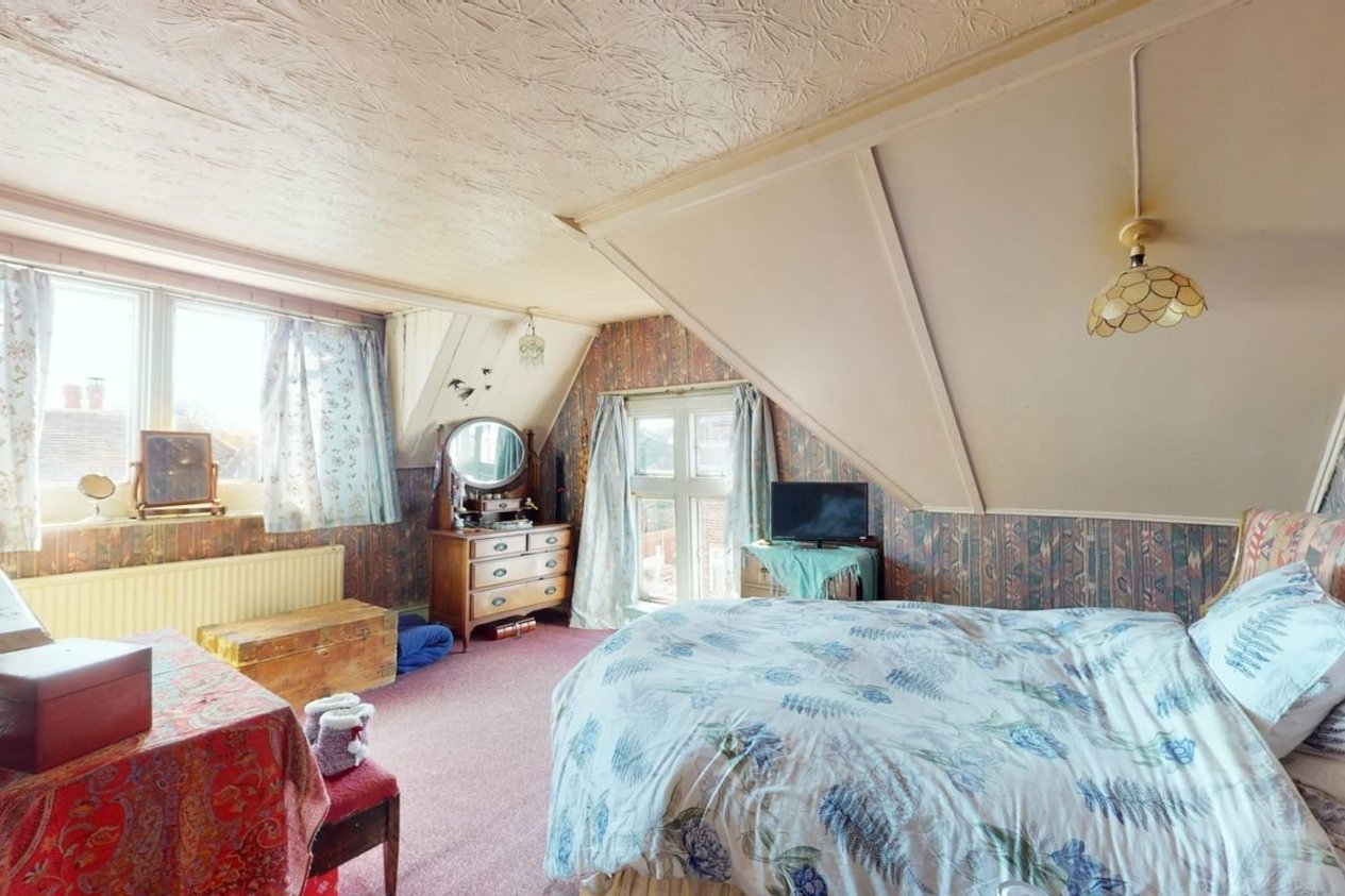 Properties For Sale in Avenue Road Herne Bay