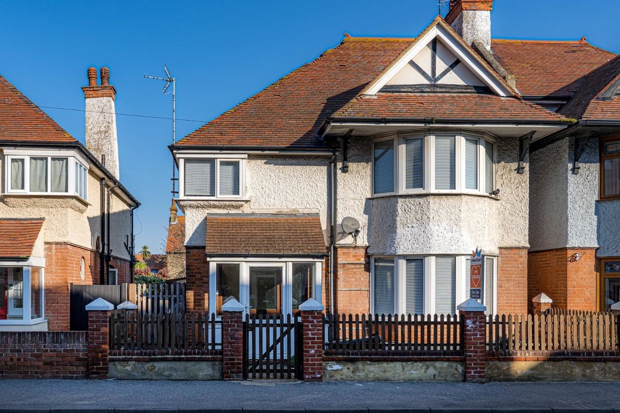 Properties Sold Subject To Contract in Avenue Road 