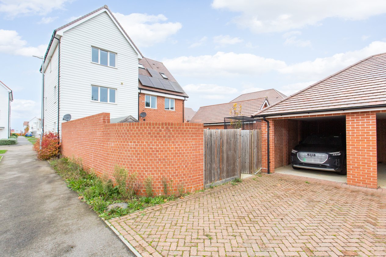 Properties Under Offer in Baldock Road Canterbury