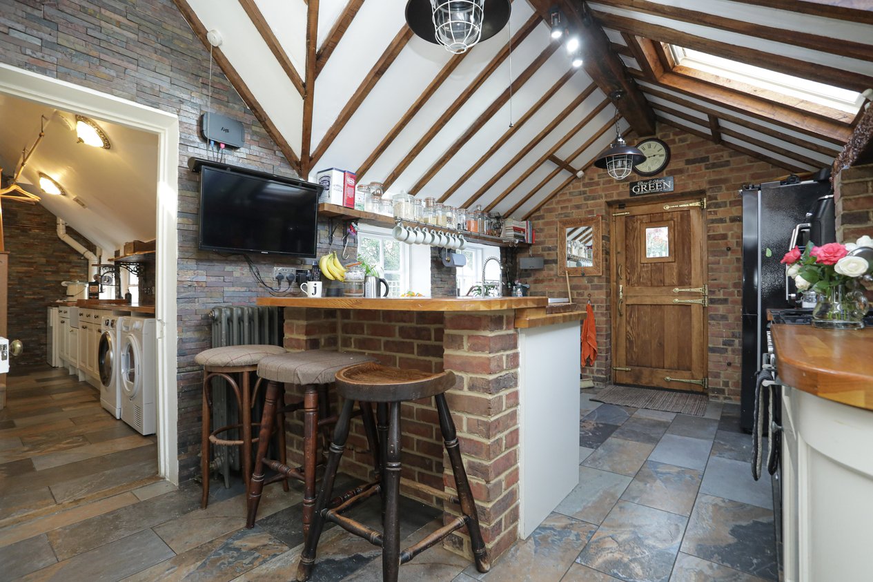 Properties Under Offer in Ball Lane Ashford