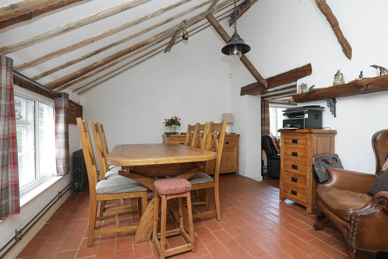 Properties Under Offer in Ball Lane Ashford