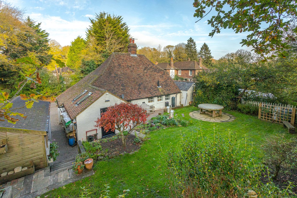 Properties Under Offer in Ball Lane Ashford