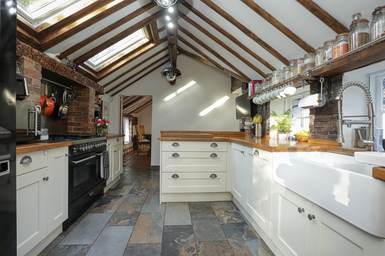 Properties Under Offer in Ball Lane Ashford