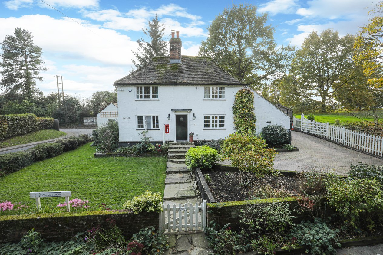 Properties Under Offer in Ball Lane Ashford
