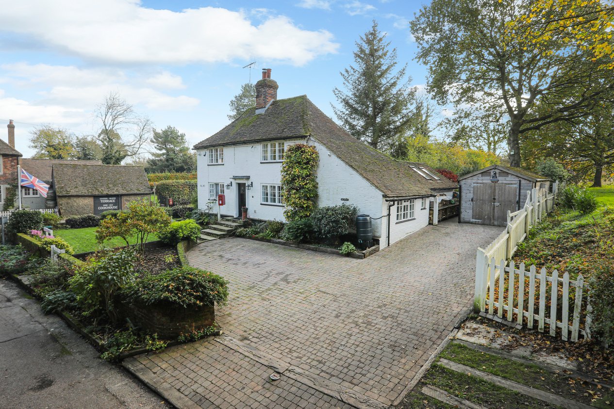 Properties Under Offer in Ball Lane Ashford