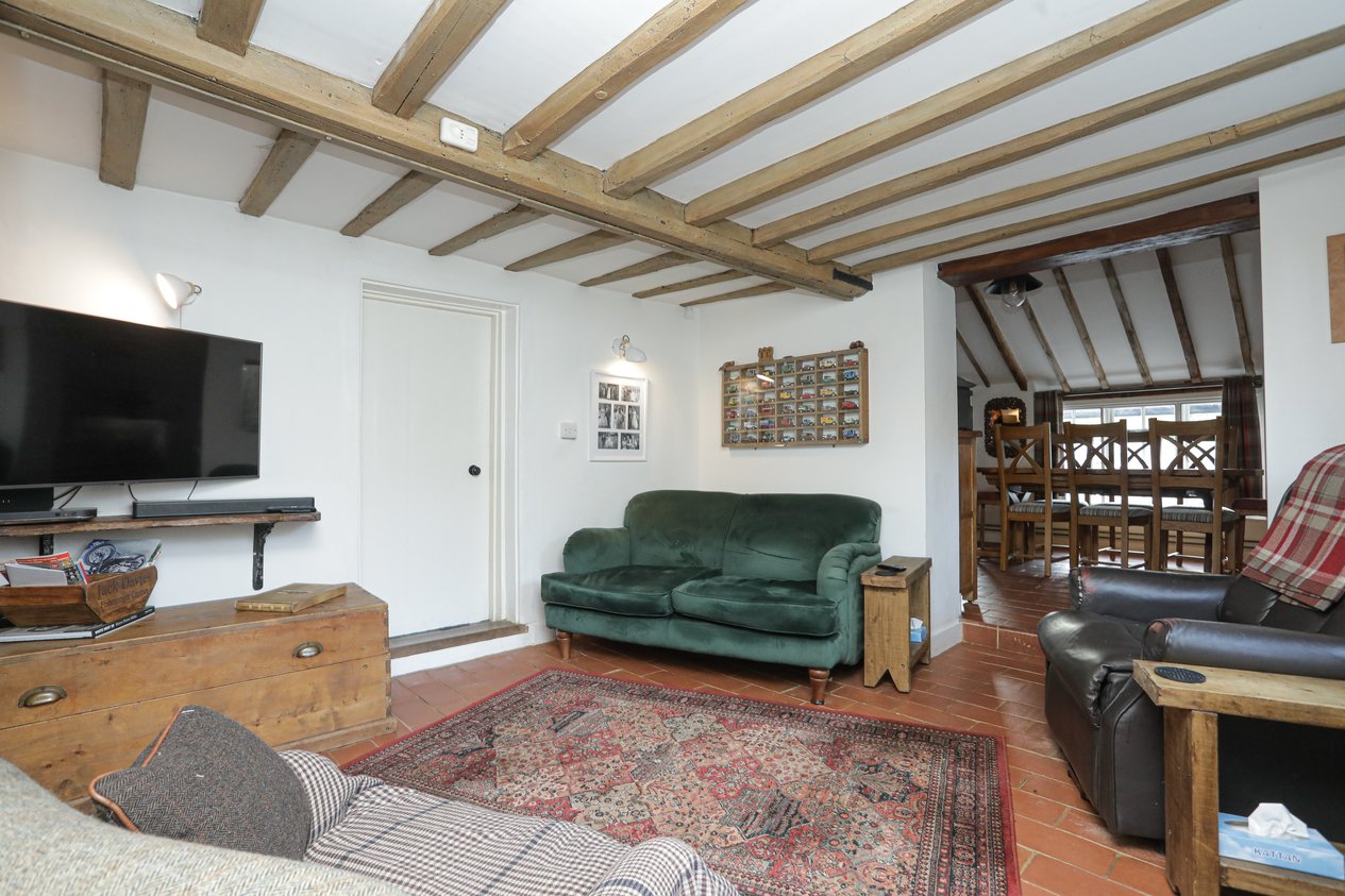 Properties Under Offer in Ball Lane Ashford