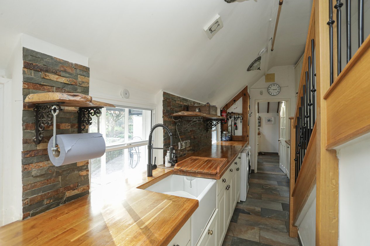 Properties Under Offer in Ball Lane Ashford