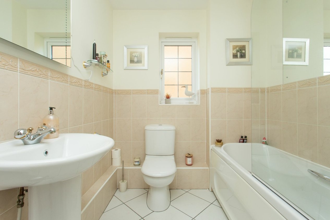 Properties Sold Subject To Contract in Barley Way  Ashford