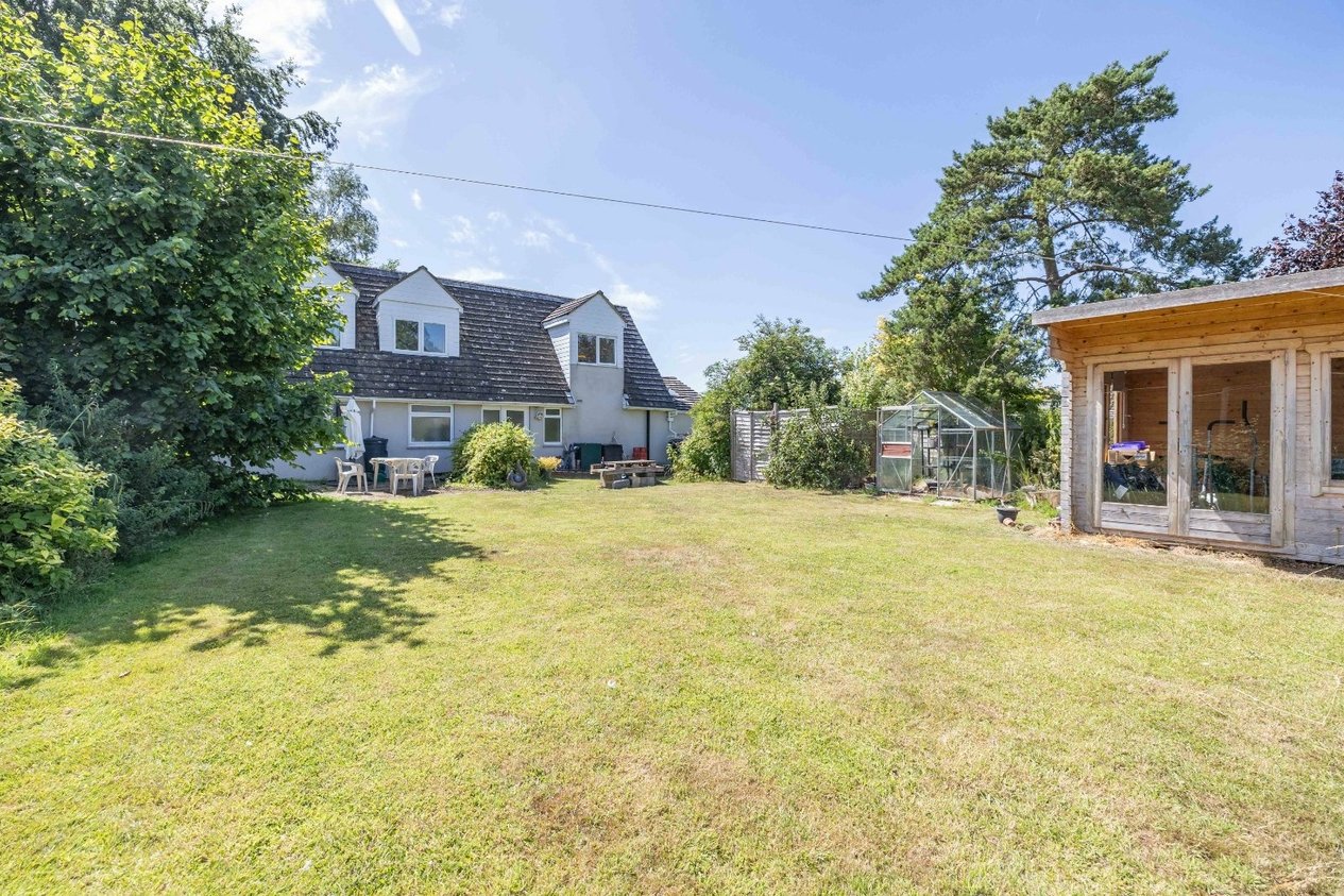 Properties For Sale in Barrow Hill Rise Ashford