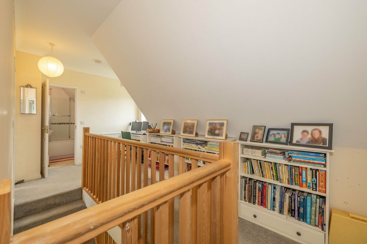 Properties For Sale in Barrow Hill Rise Ashford
