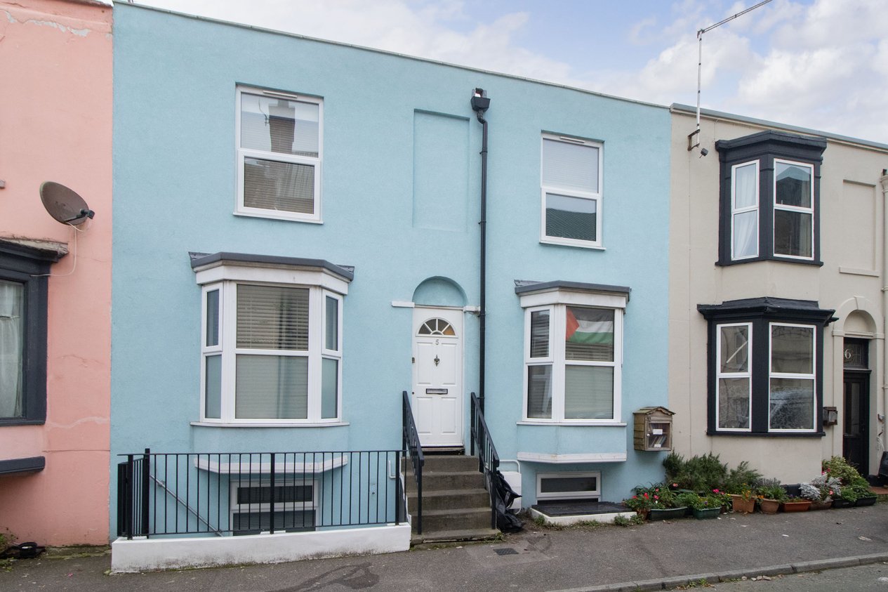 Properties Under Offer in Bath Place Margate