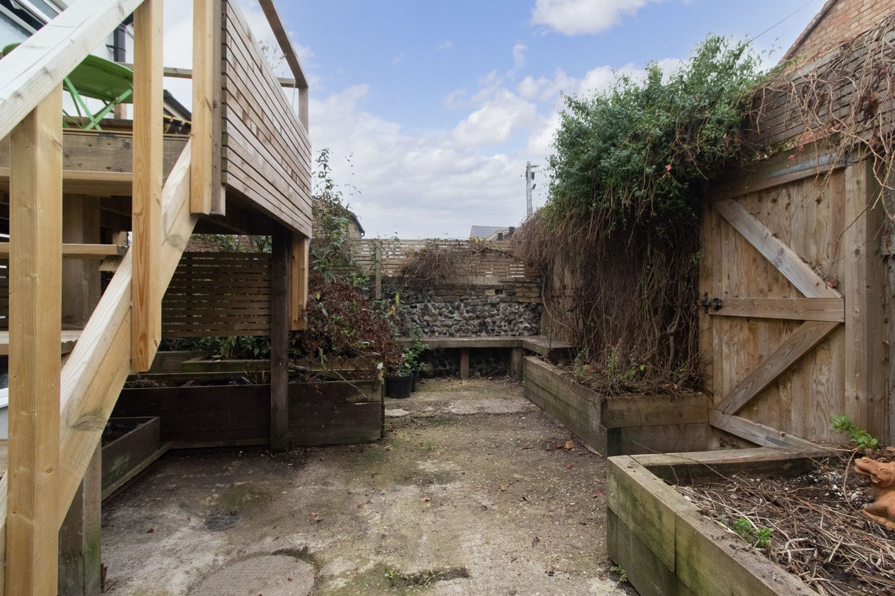 Properties Under Offer in Bath Place Margate