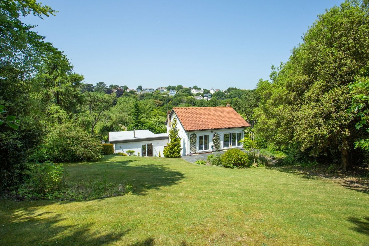 Properties For Sale in Beach Road St Margaret's Bay