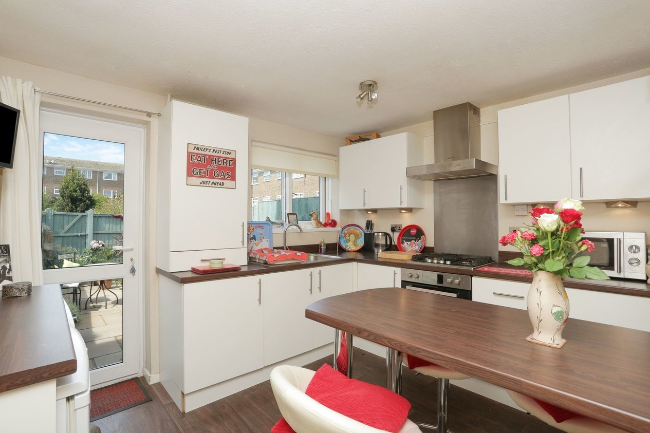 House Terraced for sale in Beach Road,WestgateOnSea Miles & Barr