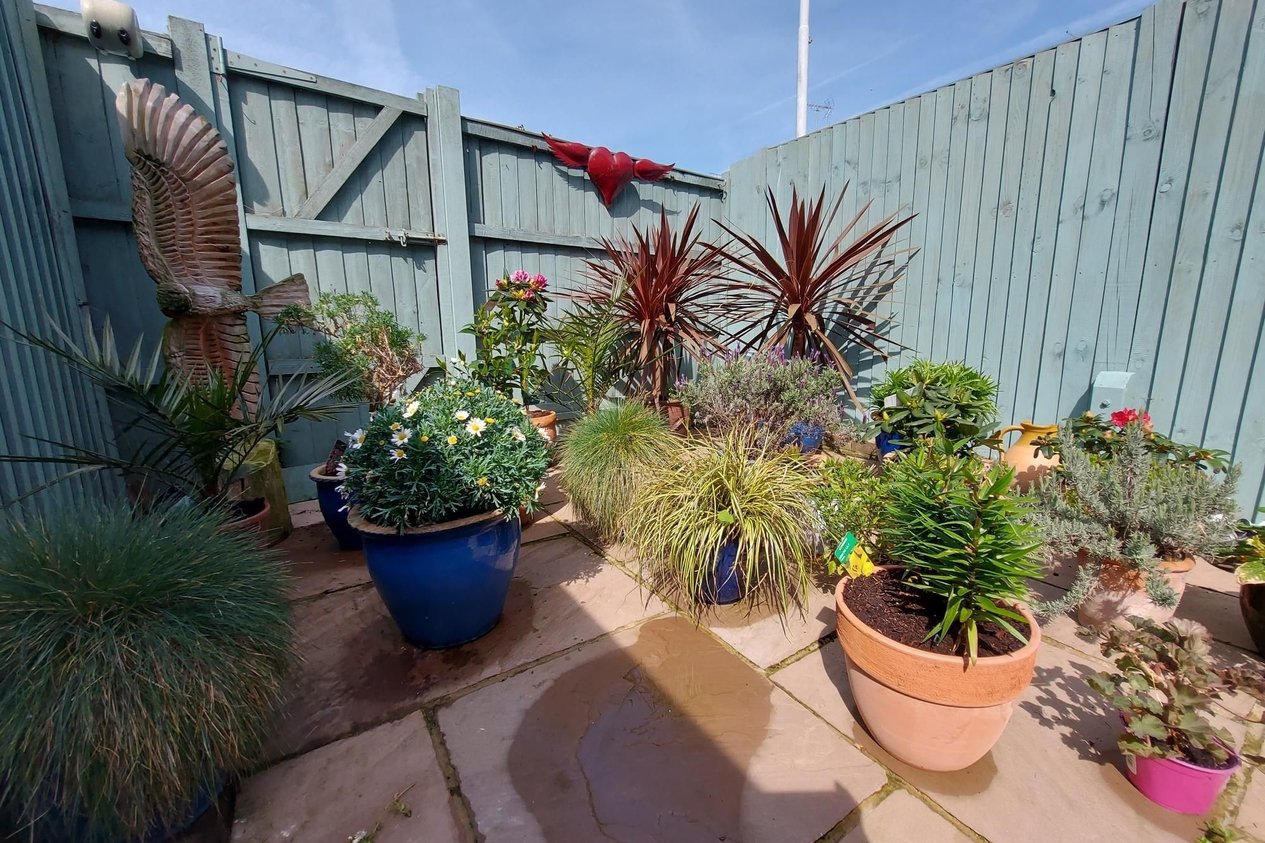 House Terraced for sale in Beach Road,WestgateOnSea Miles & Barr