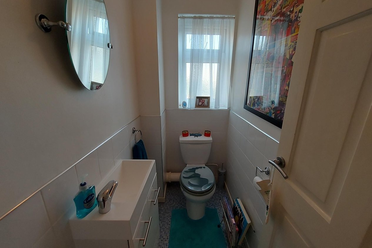 House Terraced for sale in Beach Road,WestgateOnSea Miles & Barr