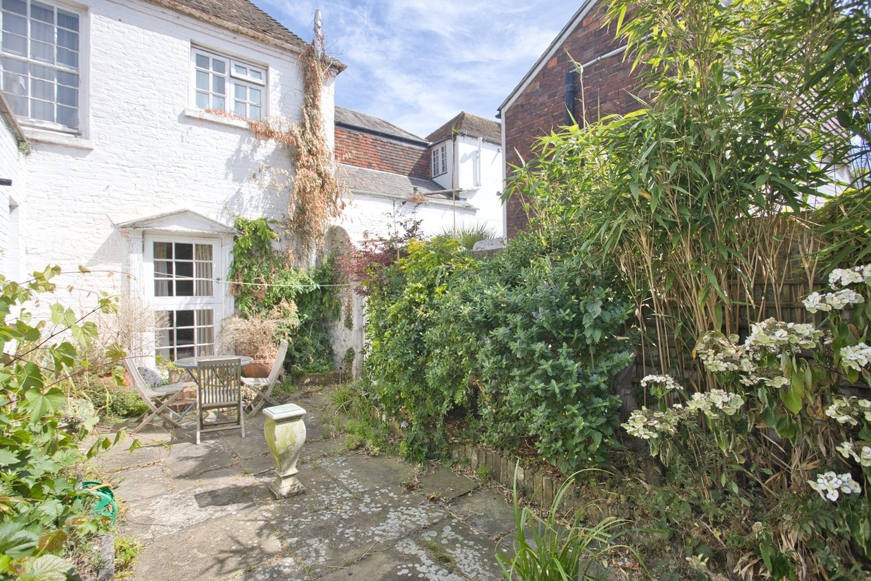 Properties Under Offer in Beach Street Deal