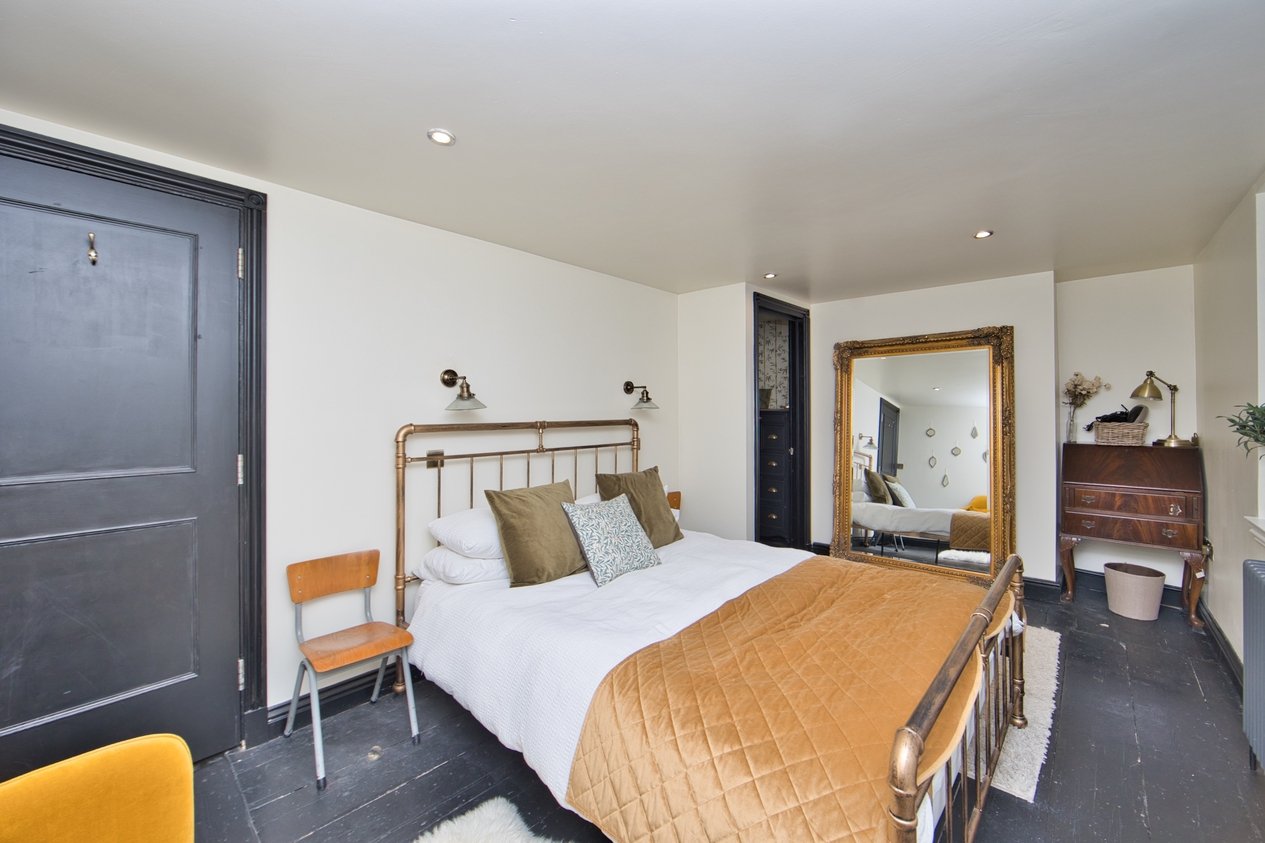 Properties Under Offer in Beach Street Deal