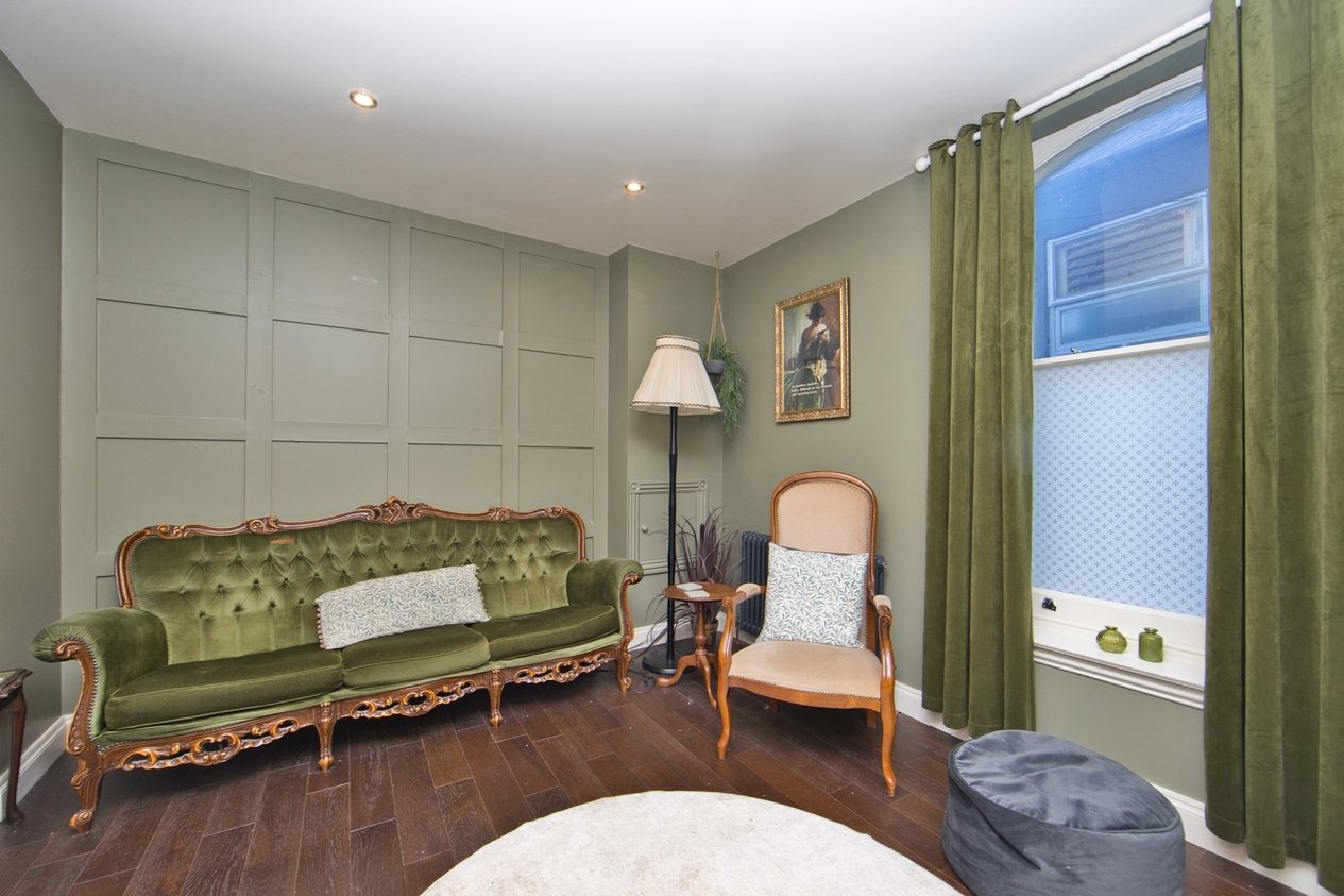 Properties Under Offer in Beach Street Deal