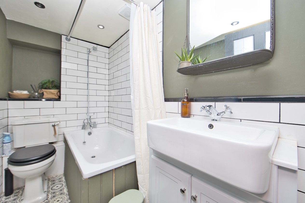 Properties Under Offer in Beach Street Deal