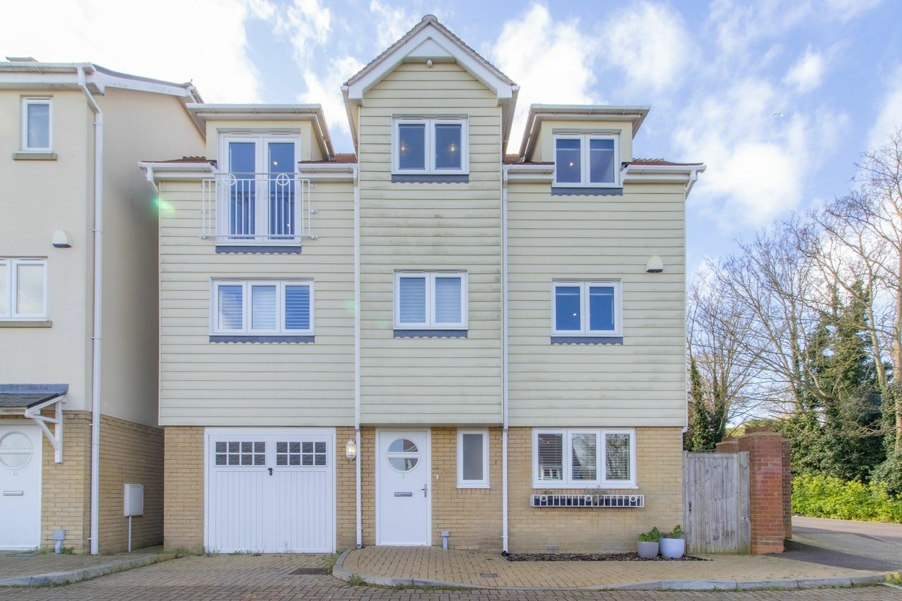 Properties For Sale in Beach Walk  Broadstairs