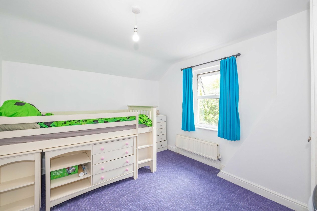 Properties Under Offer in Beaver Road Ashford